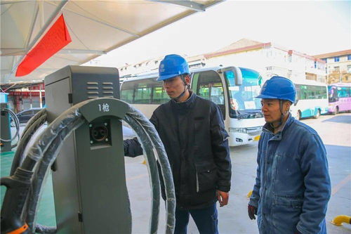供電員工兩次推遲婚禮,家人支持